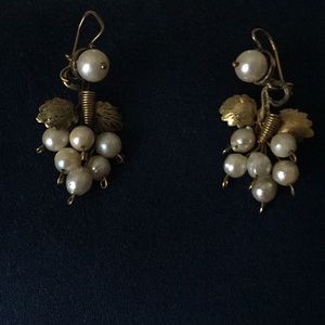 Gorgeous ear rings 14k gold and 7 pearls e/one